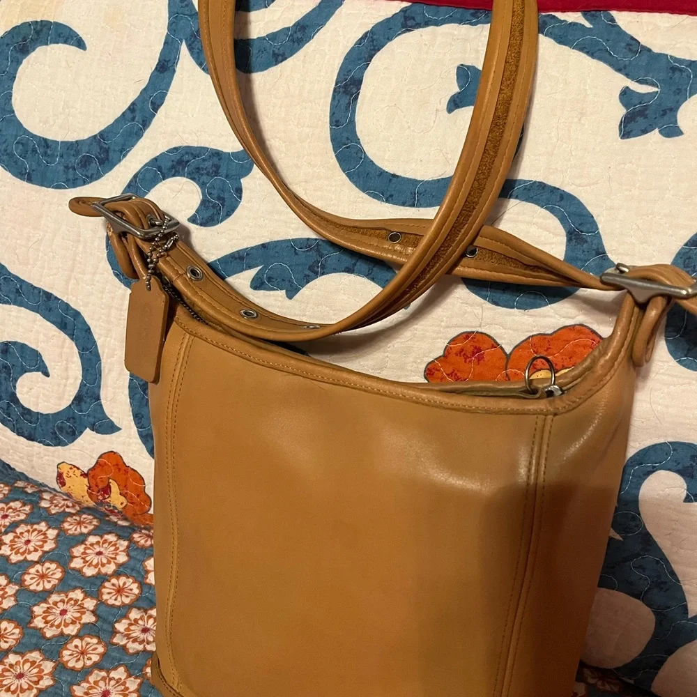 Vintage Coach Medium Slim Duffle Sac - 9816, tan - Picture 2 of 16